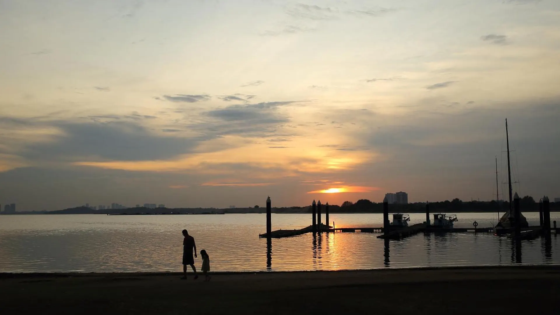 Kid-Loving Poolside Haven - 2Br - Netflix - Games Apartamento Johor Bahru